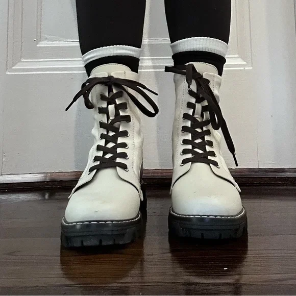 Rag and Bone Women's Cream Lace-Up Boots - Picture 5 of 7